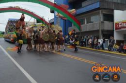 Kaimana abre desfile com a Guerra de Tróia