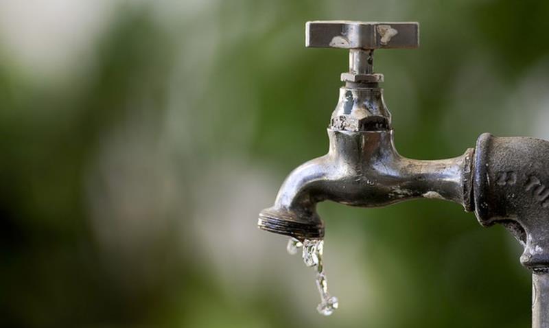 Iniciativa vai buscar instruir os cidadãos a pouparem água e evitarem o desperdício