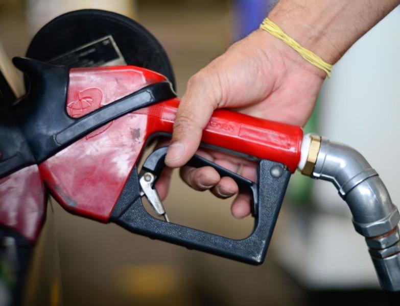 Segundo proprietários de postos de Santa Cruz, gasolina já está mais barata 