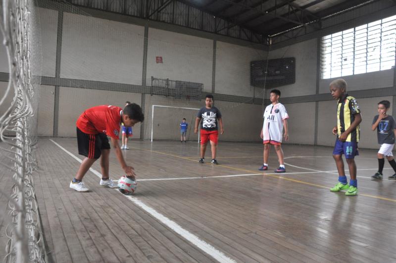 Jogos de futsal marcaram a tarde da última quarta-feira, no Ginásio Guidão